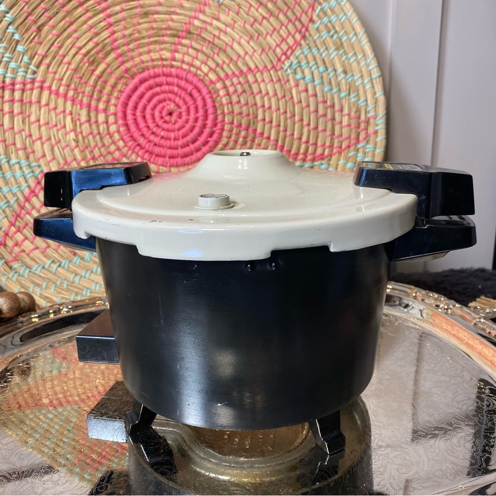 Vtg Presto Wee Cookerie 3Qt Whole Meal Maker Electric Pressure Cooker